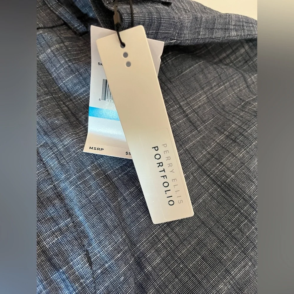 NWT Men’s Perry Ellis Blue & White flat front chino shorts pockets size 36